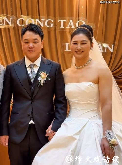 35岁拳击奥运冠军举办婚礼！老公是国家队队医，在赛场浪漫求婚