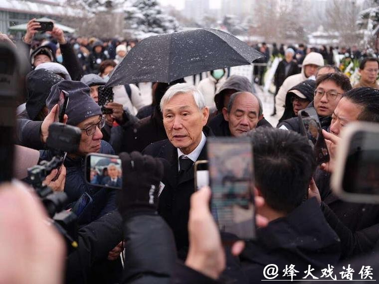 世界棋坛痛别聂棋圣，小林光一深情发文纪念，曹薰铉现场送别：未来天堂再对弈